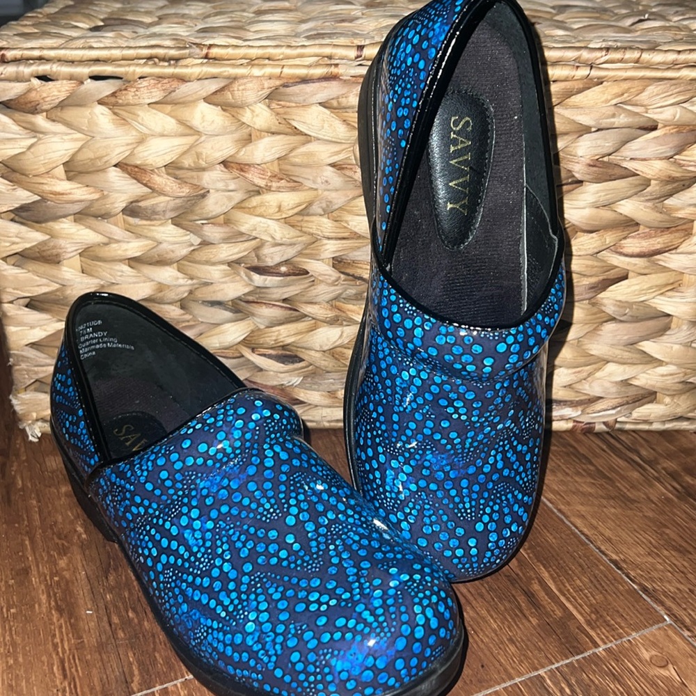 Brandy Nursing Shoe, size 7.5